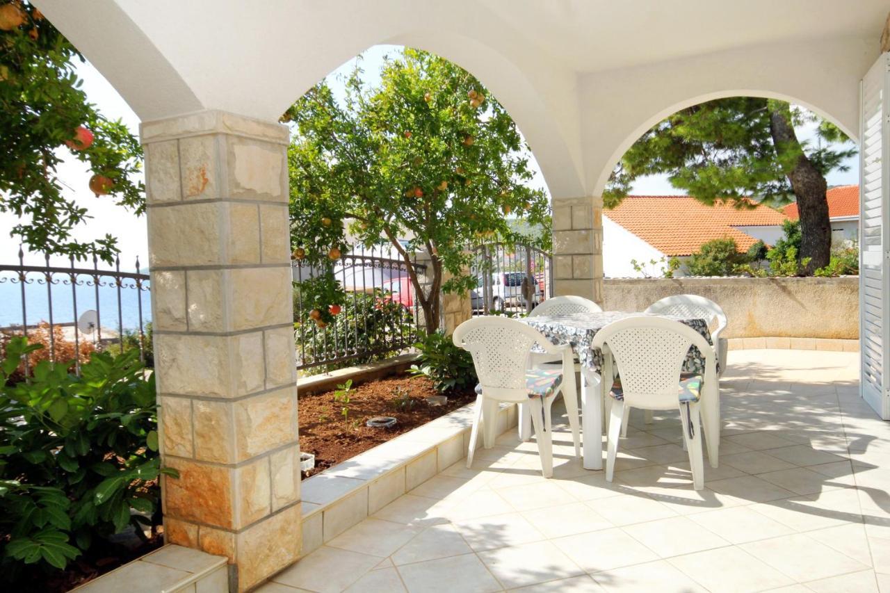 Apartments With A Parking Space Zavalatica, Korcula - 4453 Екстер'єр фото
