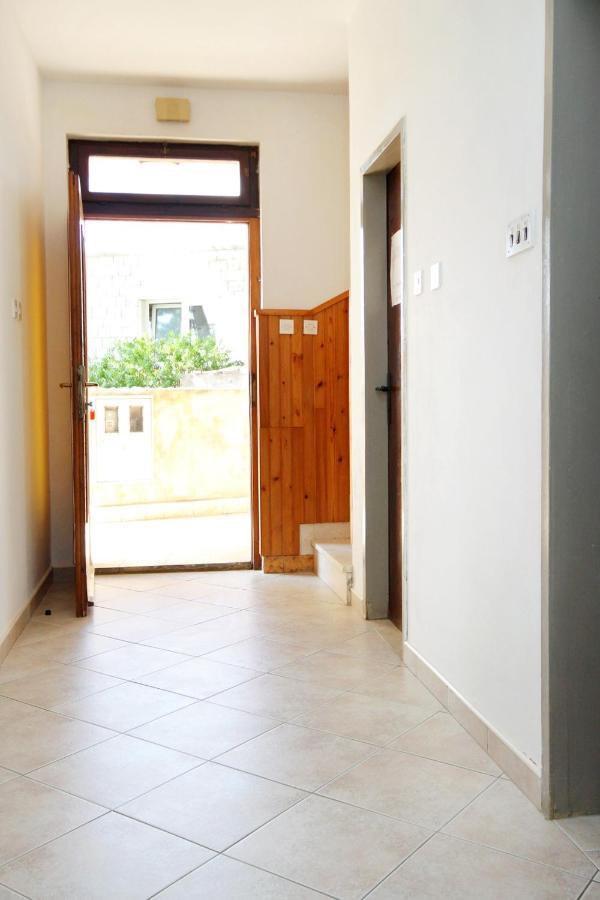 Apartments With A Parking Space Zavalatica, Korcula - 4453 Екстер'єр фото