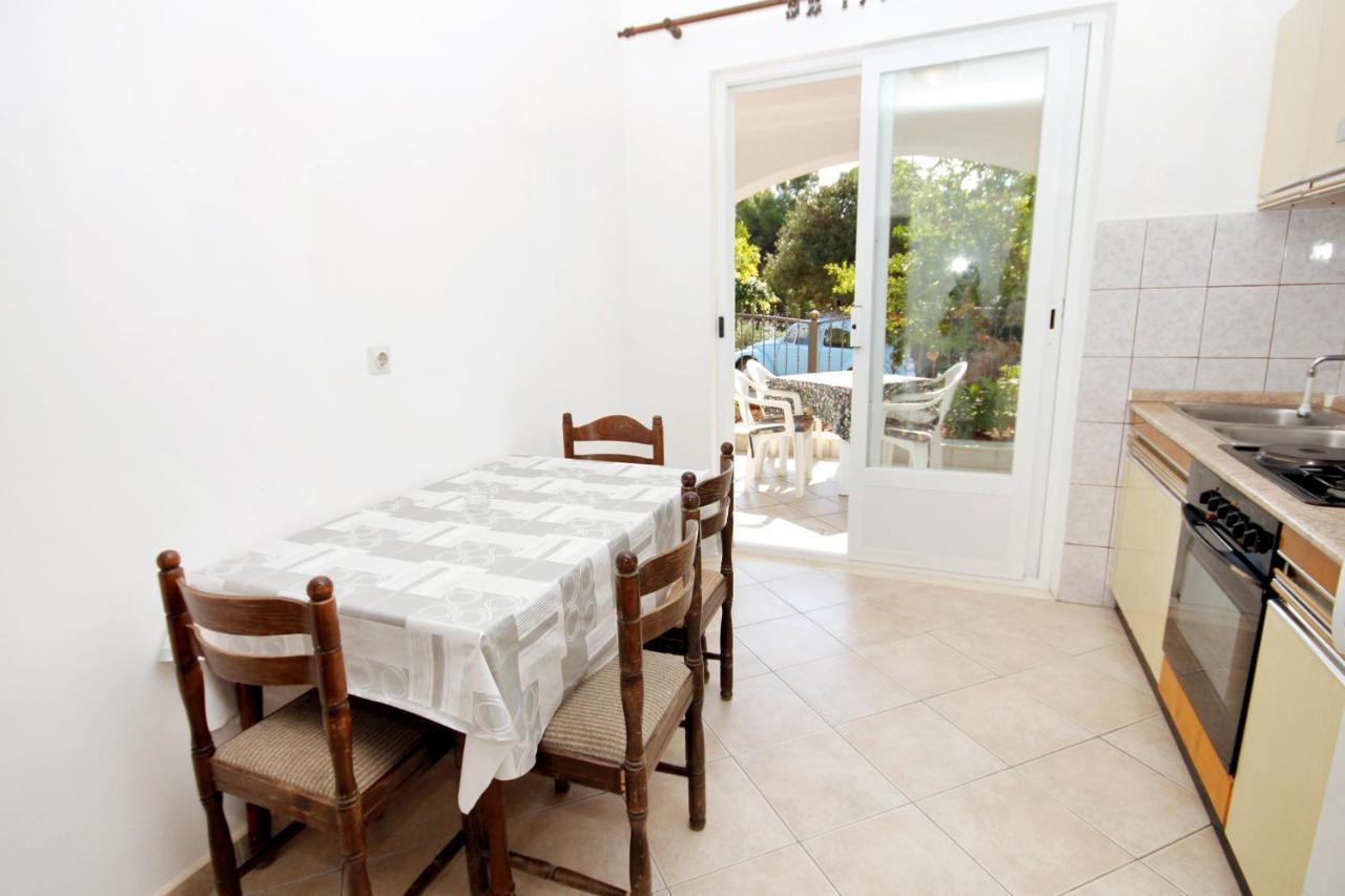 Apartments With A Parking Space Zavalatica, Korcula - 4453 Екстер'єр фото